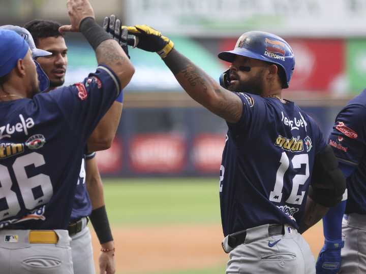 Victoria arrasadora de la Nave en Caracas