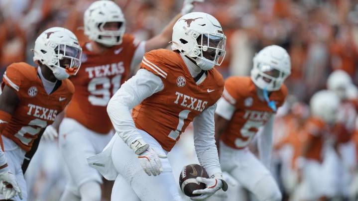Longhorn offense explodes early, outlasts Vanderbilt comeback for critical SEC win