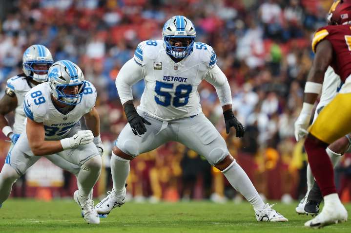 Lions All-Pro offensive tackle all good after suffering knee injury in win