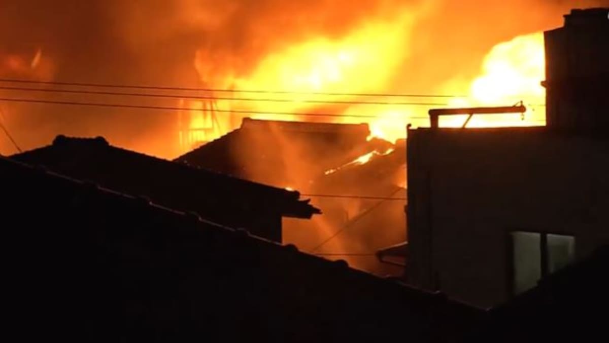 Desastre en Japón. Un feroz incendio destruyó 170 hogares y provocó una masiva evacuación
