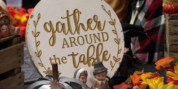 Donelson cafe serves free Thanksgiving meal to over 1,000 people