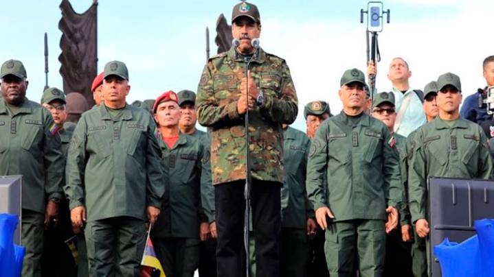 "Cuando el imperio amenaza, Venezuela responde con unidad, apresto y fuerza organizada", aseguró Maduro