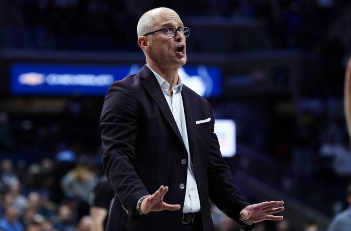 Deadspin | No. 3 UConn opens brutal slate with date vs. No. 7 BYU