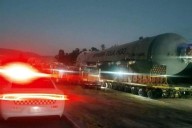 Causa caos vial traslado de reactores en la México