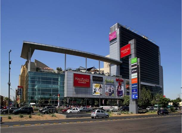 Delincuentes hacen forado y roban 62 millones en tienda del Mall Plaza Alameda