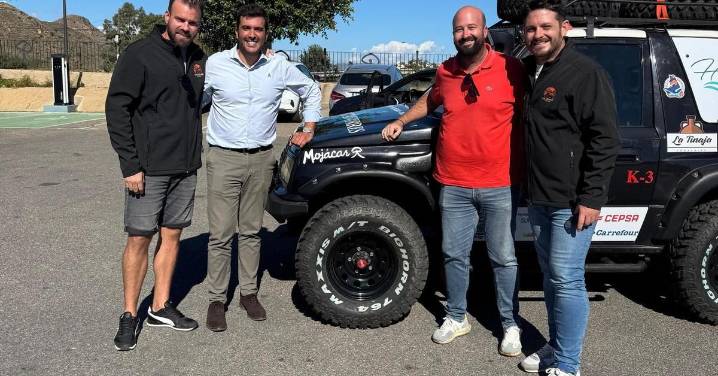 Dos vecinos de Mojácar disputan en Marruecos el rally solidario Chatarras Raid