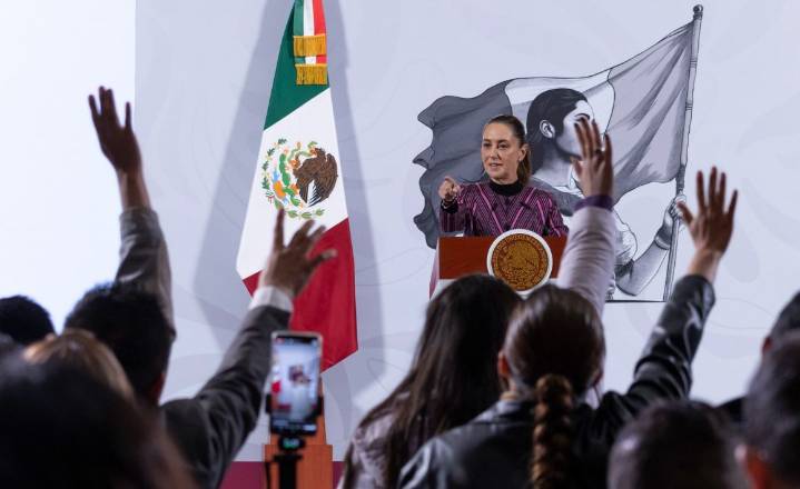 Justifica Sheinbaum vallas: nuestra responsabilidad es proteger Palacio