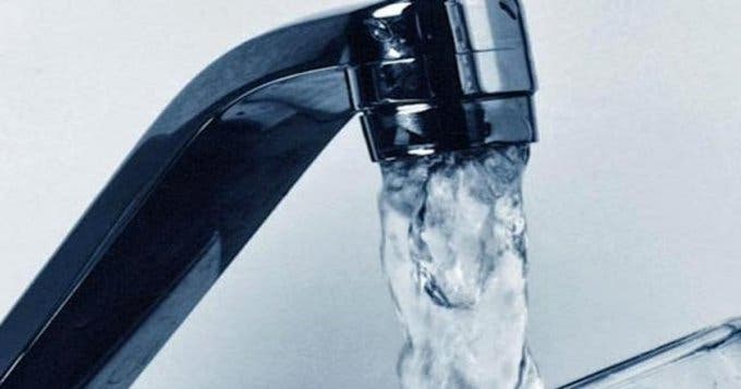 Alerta por agua contaminada con arsénico en siete provincias: prohíben su consumo y advierten por riesgos para la salud