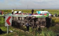 Grave accidente en Ruta 2: volcó un micro que iba a Mar del Plata y hay decenas de heridos
