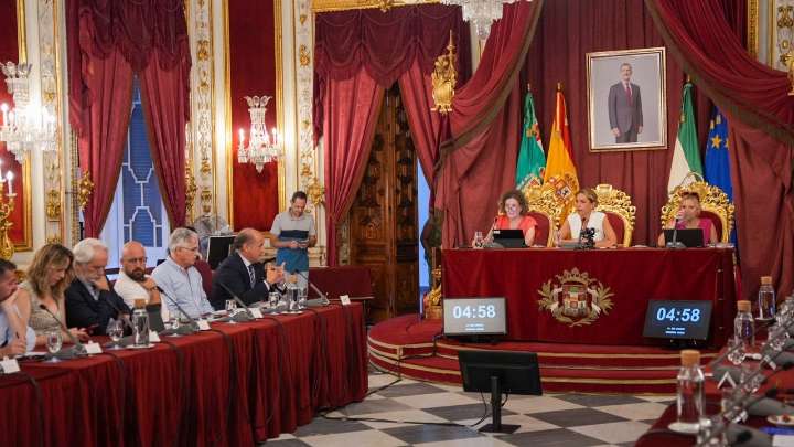 Denuncian el reparto «partidista» de fondos en la Diputación de Cádiz