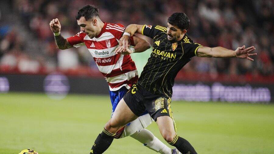El Real Zaragoza pierde ante el Granada y asume un descenso casi inevitable (3