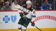 Wild stay hot, drop Blackhawks 4
