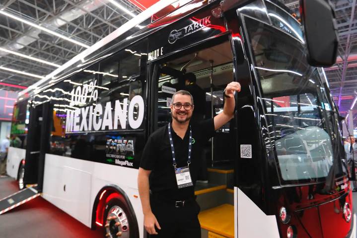 México presenta Taruk, el primer autobús eléctrico fabricado totalmente en el país