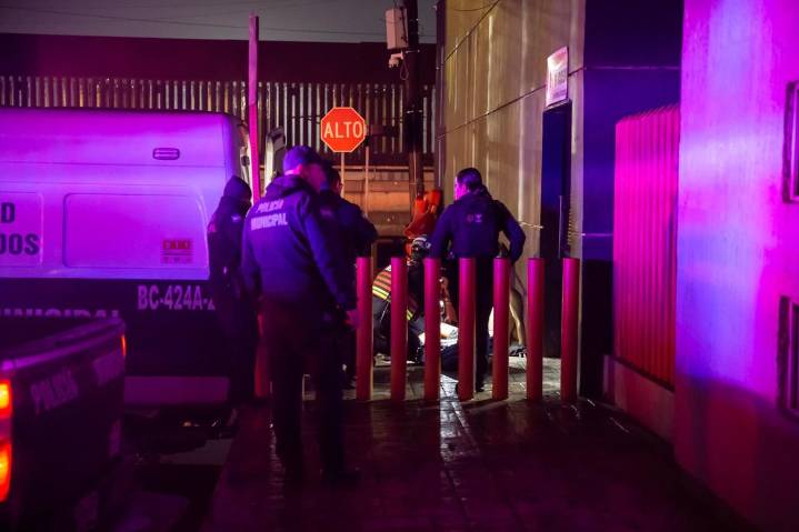 Hombre herido de bala pide auxilio en la Delegación Zona Norte; hay dos detenidos