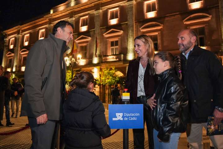 El Belén de las Estrellas y el alumbrado sostenible de la Diputación de Cádiz abren las puertas a la Navidad provincial