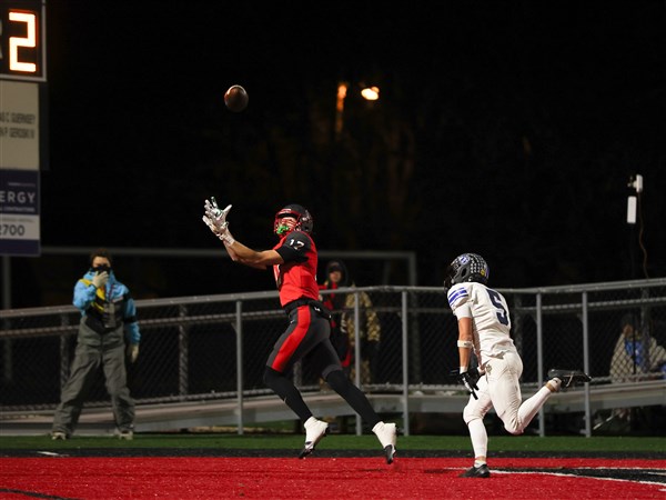 Central Catholic football wins comeback thriller over CVCA to reach Division III state final