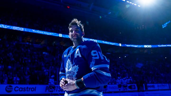Tavares honored for 500 career goals with ceremony