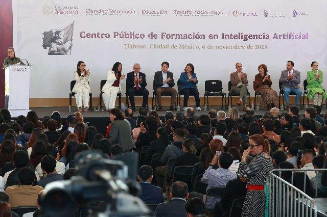 Inaugura Sheinbaum centro público de formación en IA
