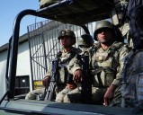 Defensa detiene a cinco presuntos delincuentes y asegura armamento en Michoacán