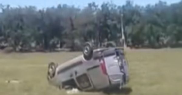 [URGENTE] Volcó una Kangoo en Ruta 50: trasladaron de urgencia a los heridos