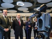 Robot humanoide con IA baila para Putin tras caída de otro autómata en Moscú