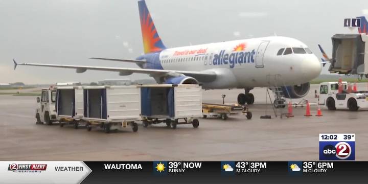 Allegiant pilots plan picket at Appleton airport