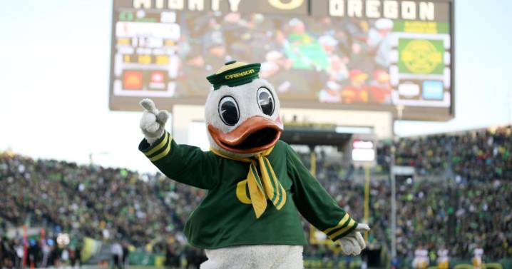 Oregon is back in the top five of the AP Top 25 poll, Miami leads pack of 5 ranked ACC teams