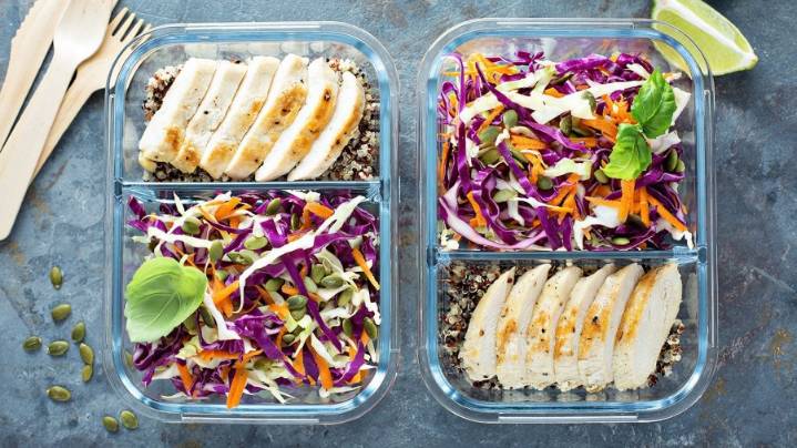 Food safety expert recommends caution with meal delivery services