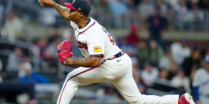 Raisel Iglesias signs one-year deal with Braves for 2026 season
