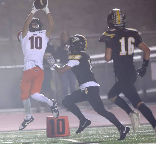 In Skull Game, Half Moon Bay’s Paxton Holden leads rout of Terra Nova