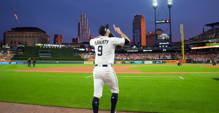 Jack Flaherty exercises his player option with the Tigers for 2026