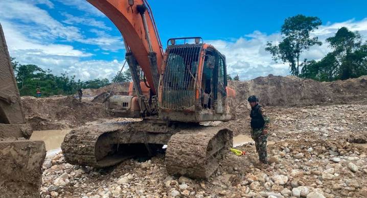 Destruyen equipos utilizados por mineros ilegales que extraen oro