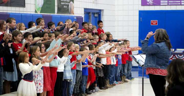 Gallery: Veteran's Day at Elgin School