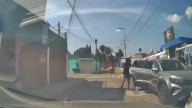 Grupo armado roba camioneta y amenaza a familia frente a escuela en Cuautlancingo, Puebla