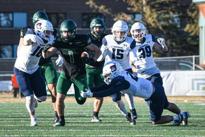 Beavers hold off U-Mary’s second-half comeback, send seniors off with victory