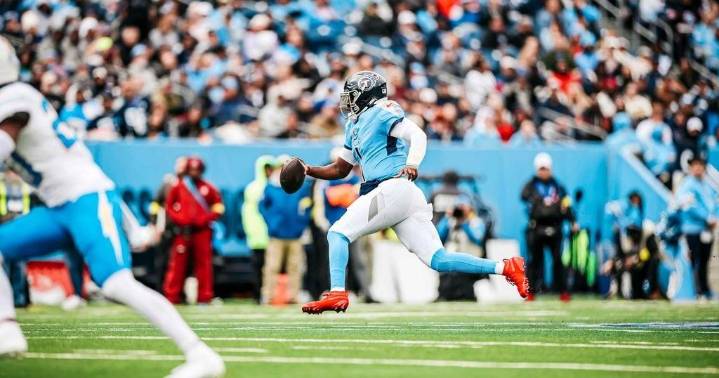 How is Titans' Cam Ward faring compared to rookie QB peers?