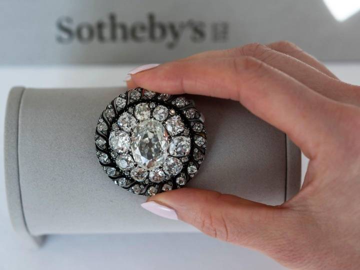 Diamond brooch lost by Napoleon sells for $4.4 million