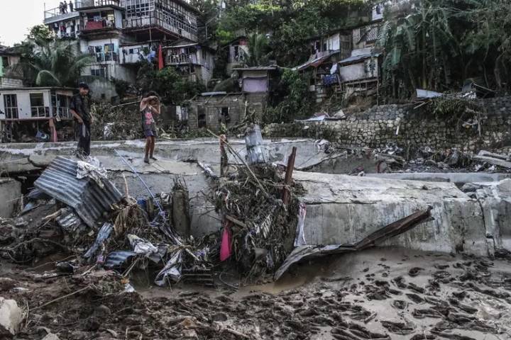 Más de 100 muertos en Filipinas por el paso del tifón Kalmaegi