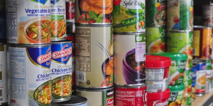 Several Northeast Ohio police departments competing in holiday food drive challenge