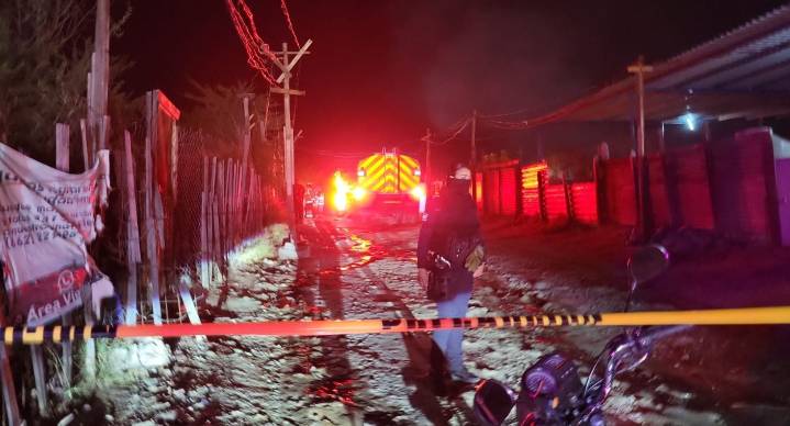 Incendio en vivienda de colonia Guayacán moviliza a cuerpos de emergencia en Hermosillo