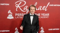 ¡Un tributo inolvidable! Raphael deslumbró en el Latin Grammy 2025 con un emotivo homenaje.
