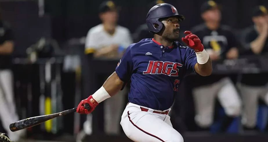 Miles Simington llega a Venados