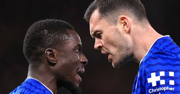 Everton handed Idrissa Gueye red card verdict by Jamie Carragher during Man United clash