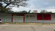 Dejan Cartulina con Amenazas Afuera de Escuela Primaria en Minatitlán, Veracruz
