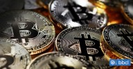 El bitcoin amenaza con cerrar su peor mes desde 2022 tras borrar ganancias anotadas durante el año