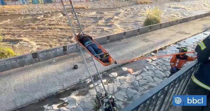 Hombre es lanzado al río Mapocho tras sufrir un asalto frente al Parque Forestal