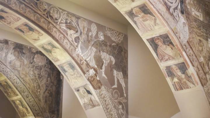 El abogado del Sijena visita el MNAC para evaluar las pinturas y aplaude su "cambio de postura"