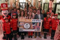 Celebran inclusión financiera con billete de Lotería Nacional en el 3er Aniversario de FINABIEN