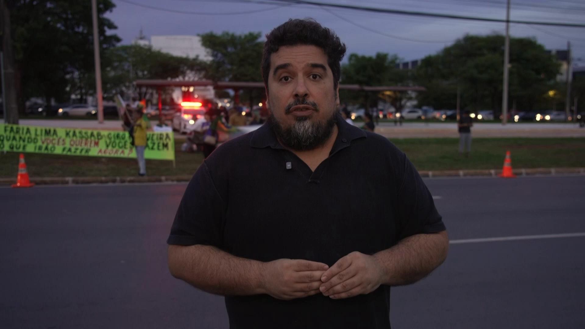 Brazilians react to ex-President Bolsonaro beginning jail sentence