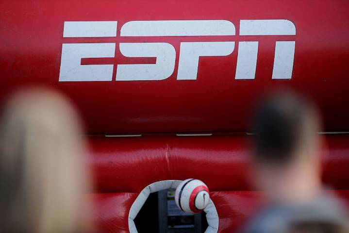 ESPN FC host Dan Thomas returns to air after receiving a liver transplant